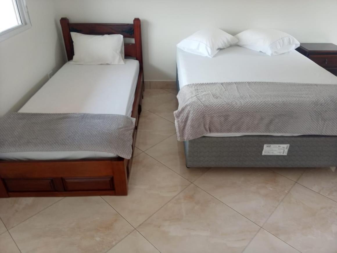 Casa nova com piscina próxima a praia e menos de 3km do centro de Ubatuba Exterior foto