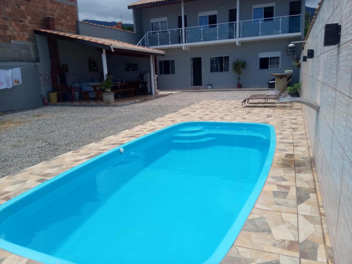Casa nova com piscina próxima a praia e menos de 3km do centro de Ubatuba Exterior foto